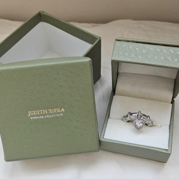 Judith Ripka Jewelry - Judith Ripka hearth dangle Ring size 4.5Silver 925
